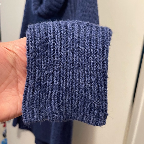 Hillary Radley denim hue sweater. Lg - Picture 5 of 7